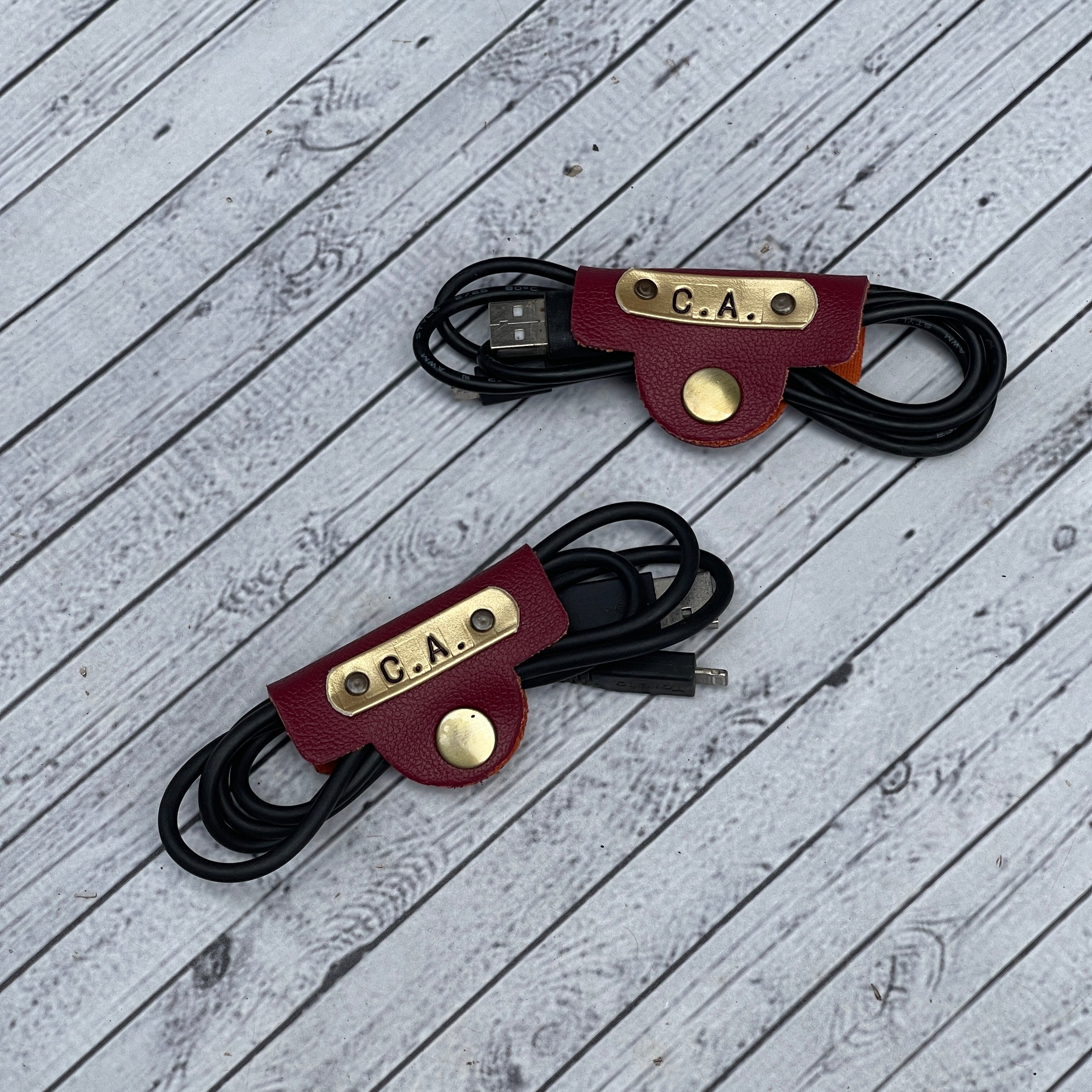 Personalised Cable Holder - CBH - The Gifting Era