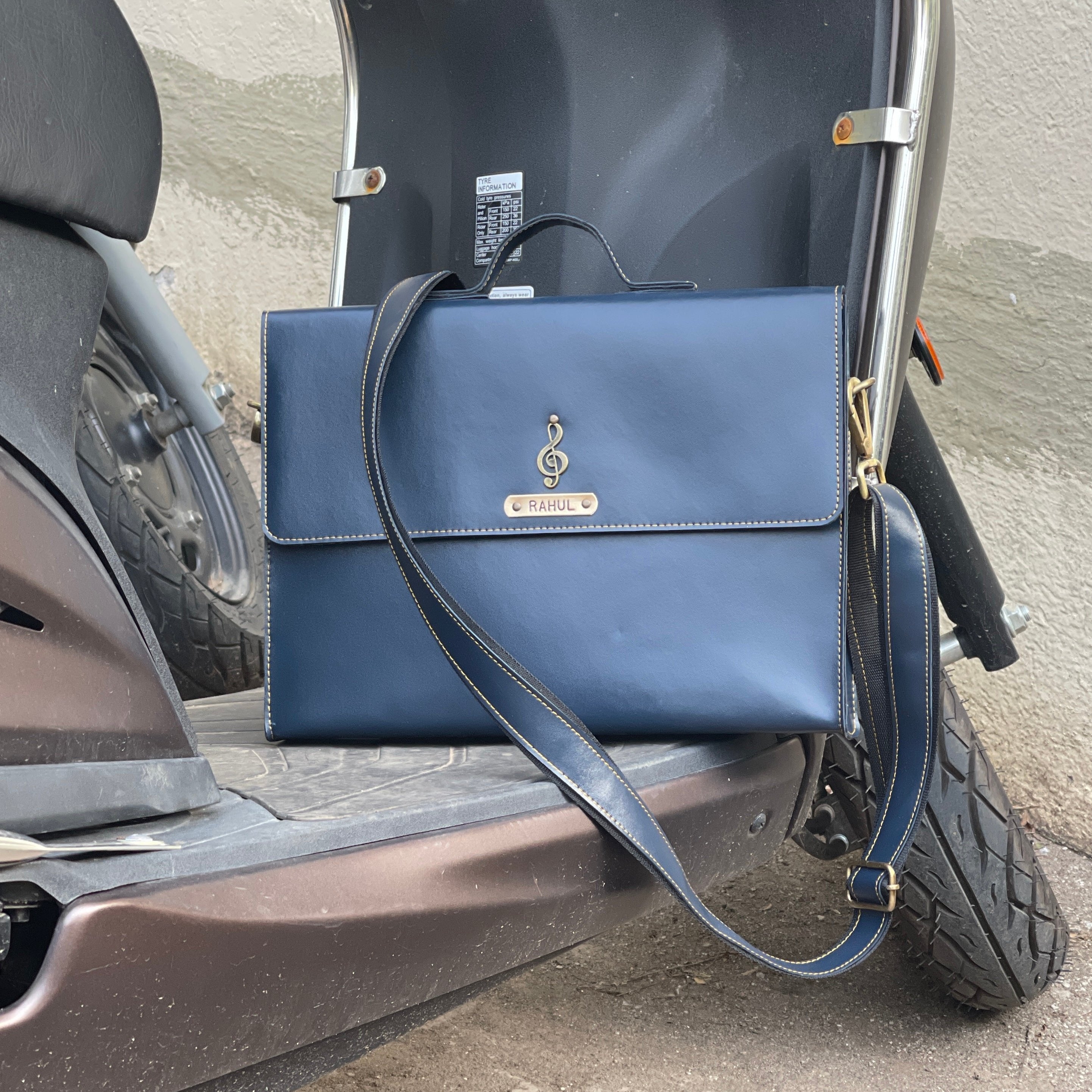 Personalised Laptop Bag - The Gifting Era