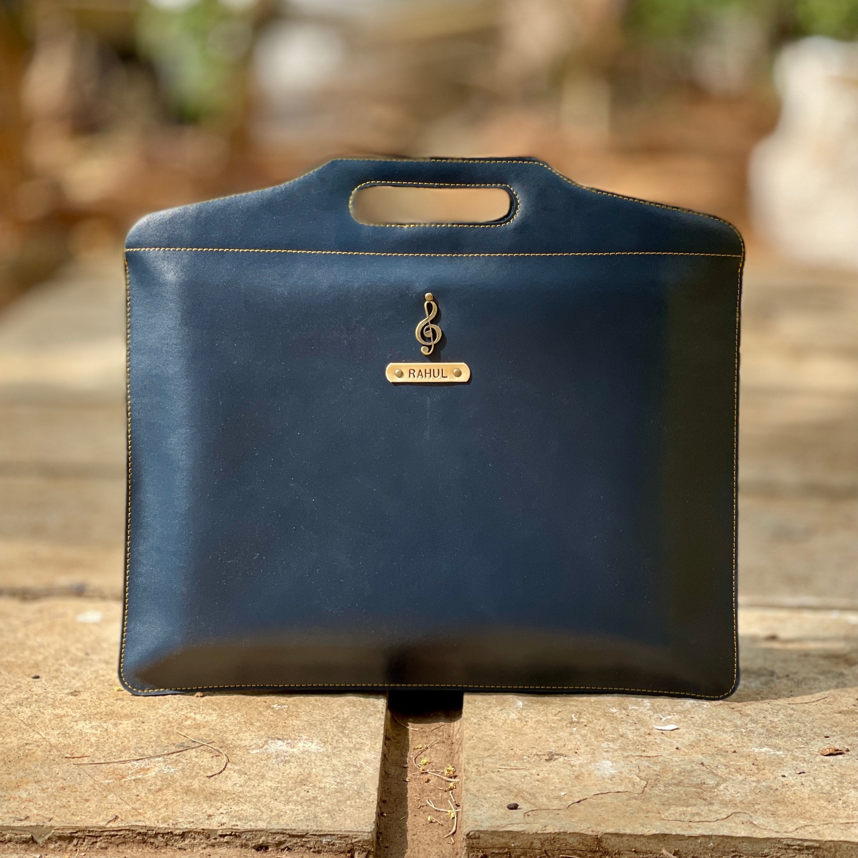 Personalised Laptop Holder - The Gifting Era