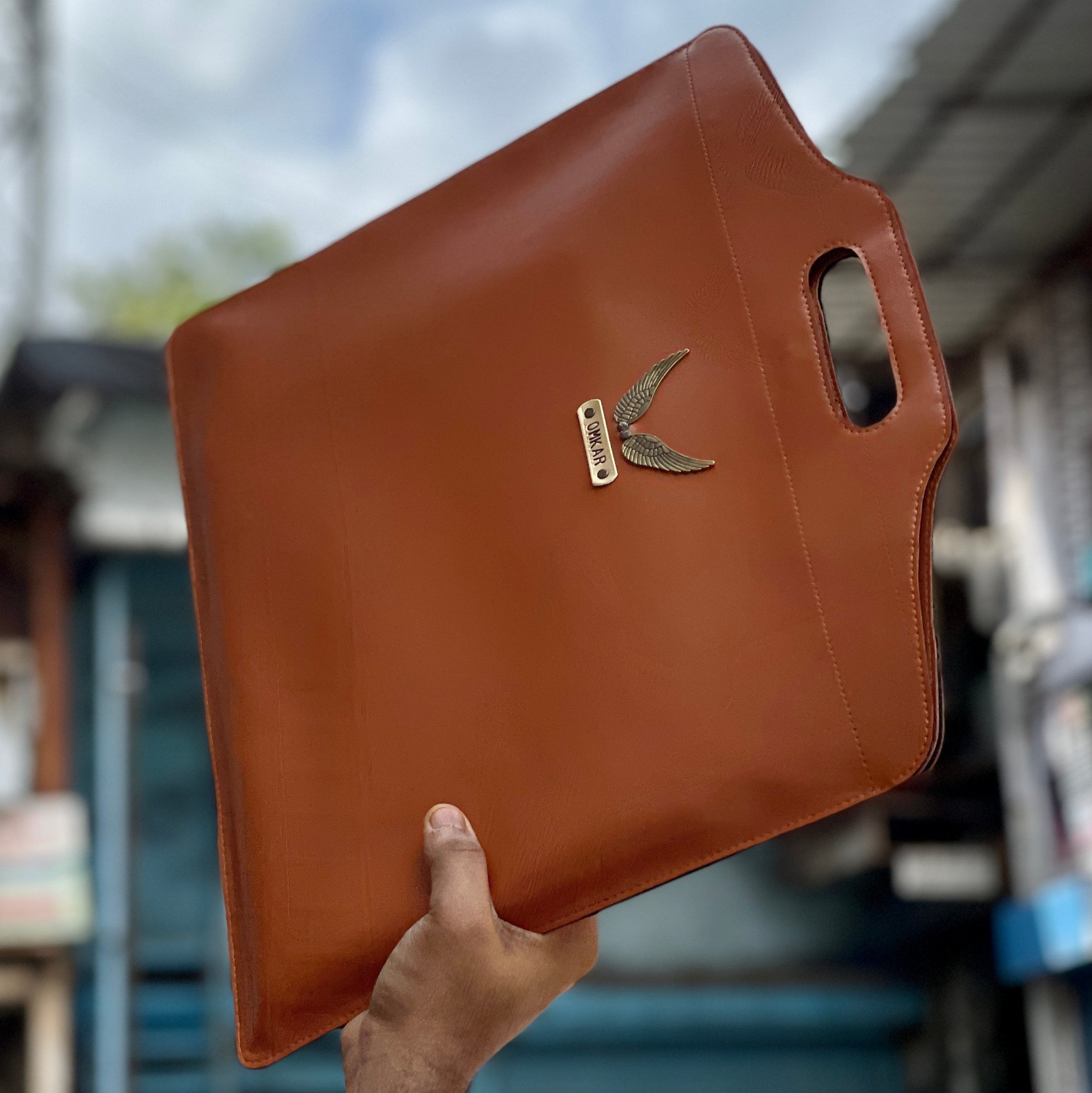 Personalised Laptop Holder - The Gifting Era