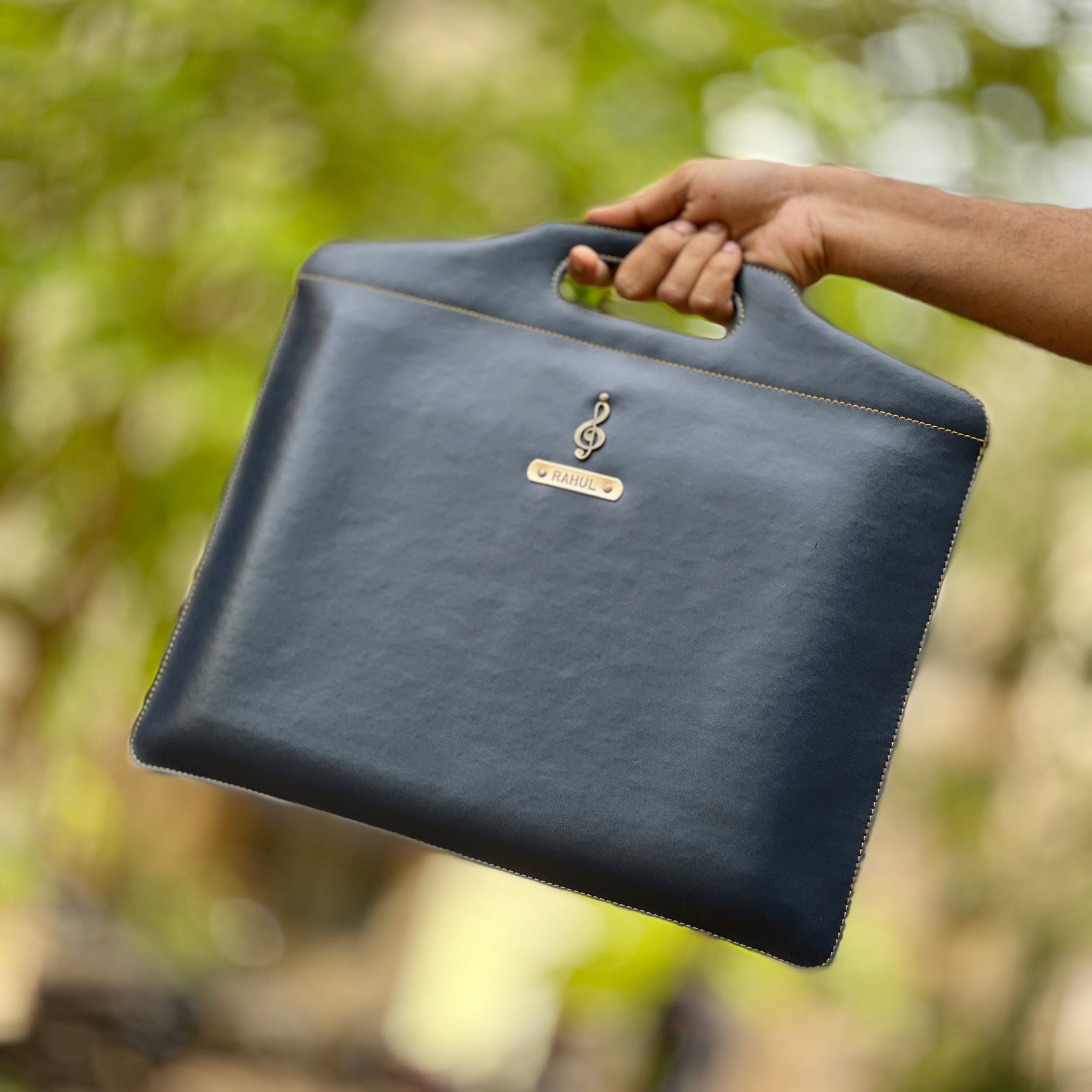 Personalised Laptop Holder - The Gifting Era