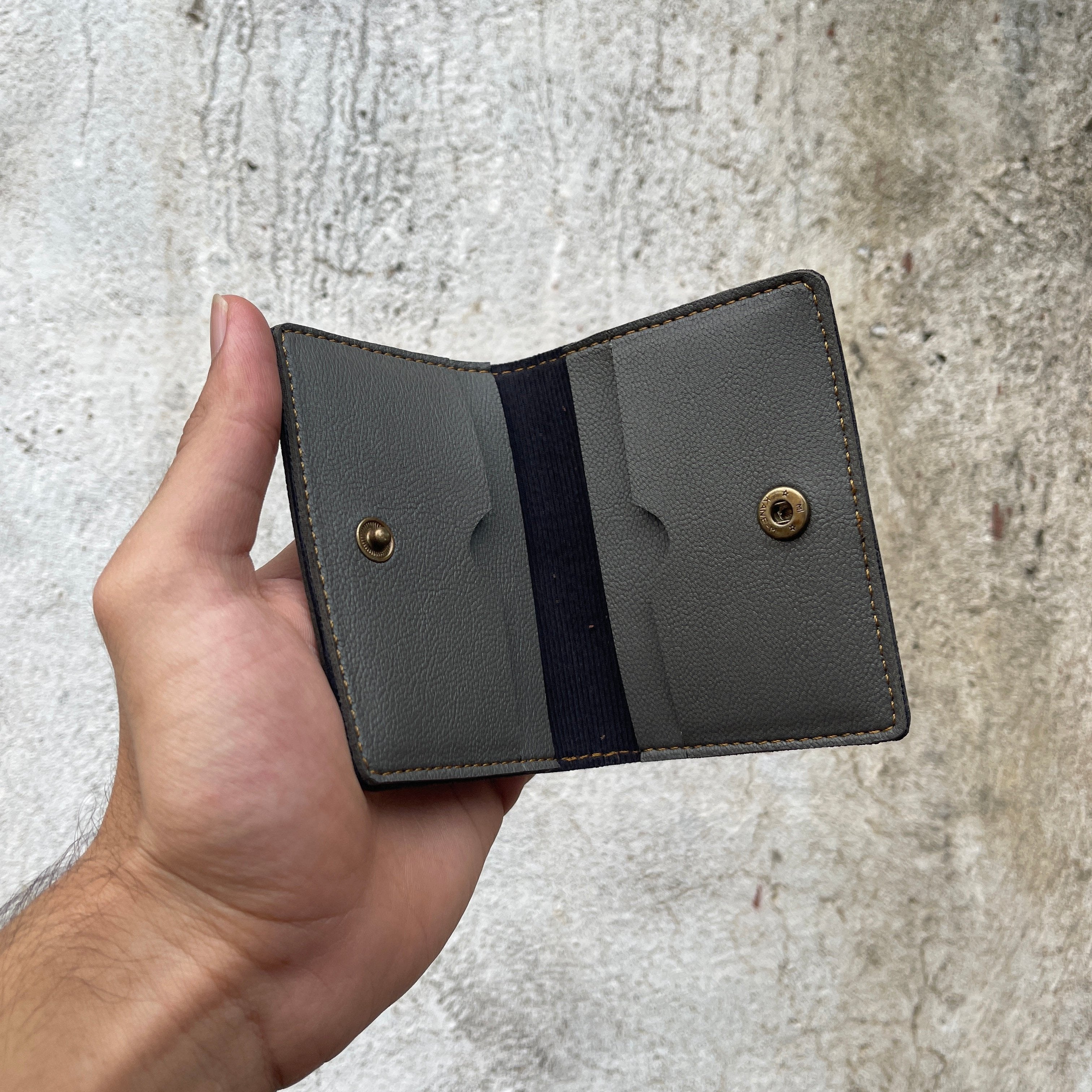 Personalised Unisex Sleek Wallet - The Gifting Era