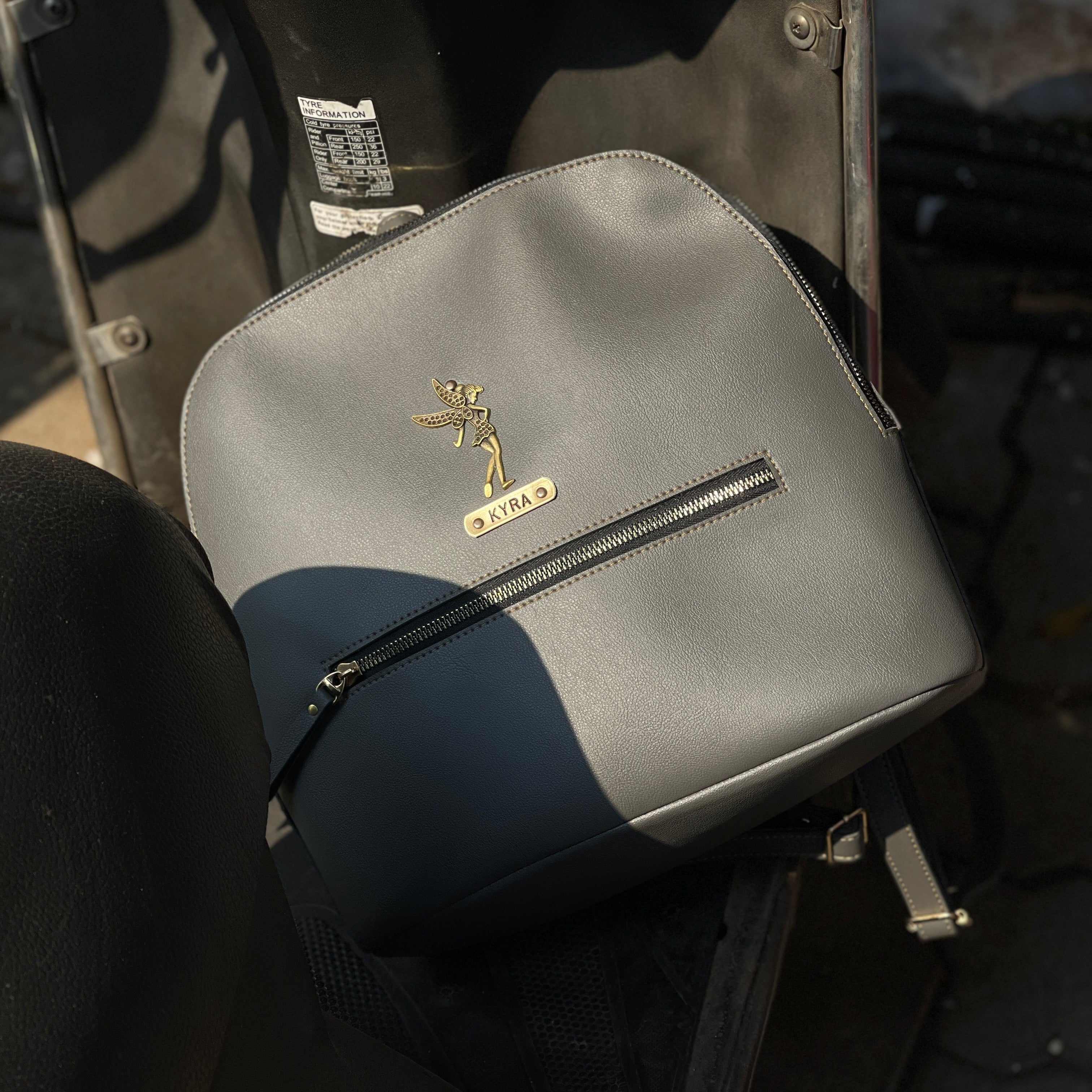 Personalised Zipper Backpack 1.0 - ZB1 - The Gifting Era 