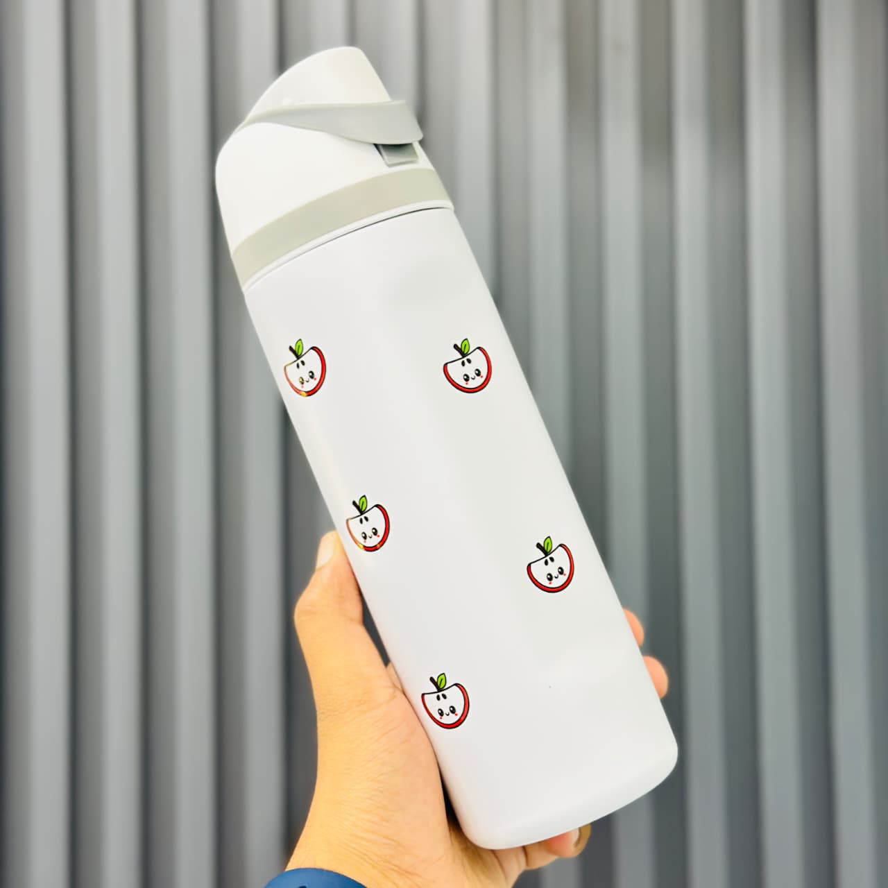 750 ml Owala Style Sipper Bottle – Smart. Stylish. Everyday Ready.